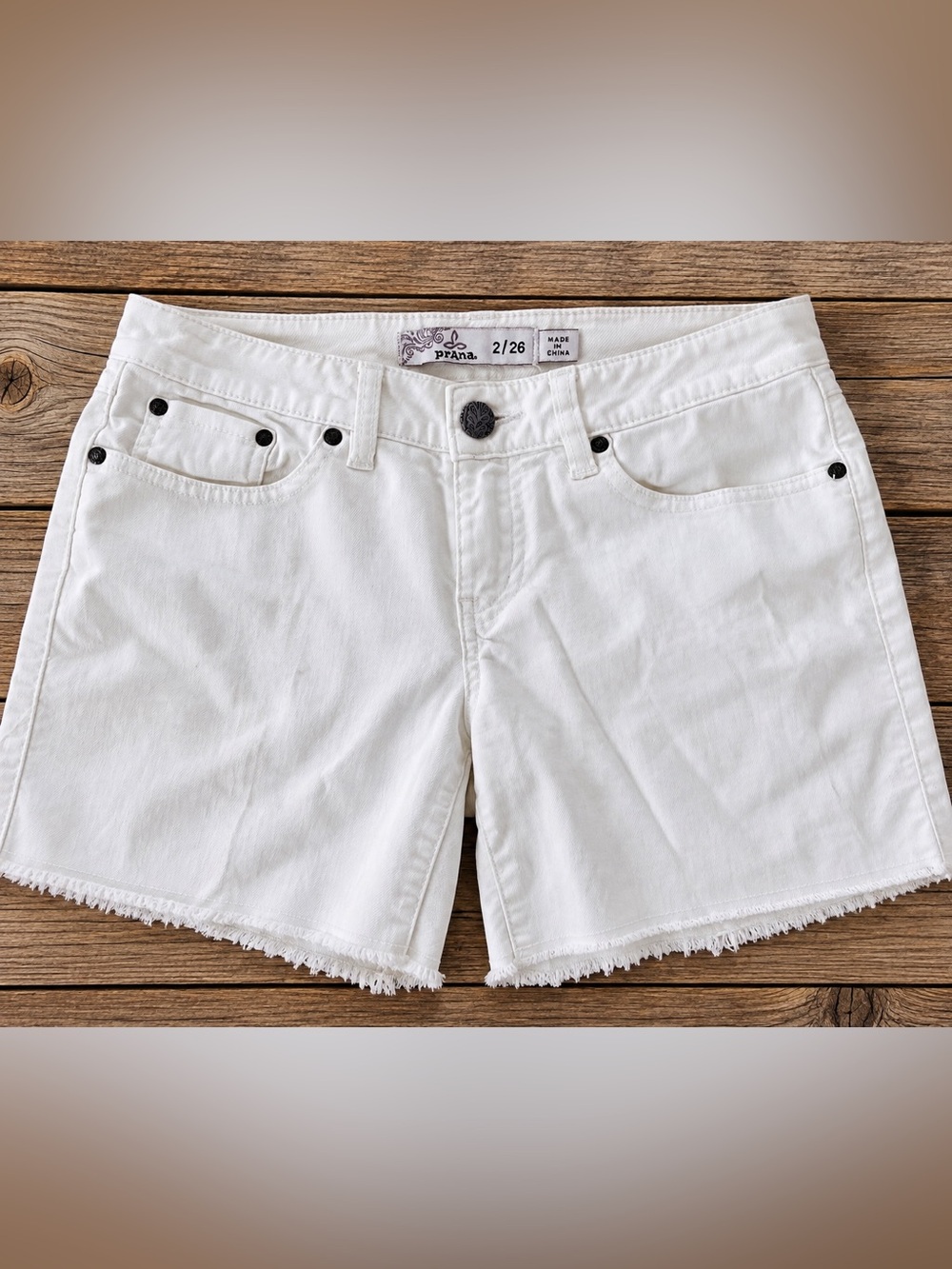 prAna White Denim Jean Shorts Women’s 2/26 Raw Frayed Hem 5 Pocket